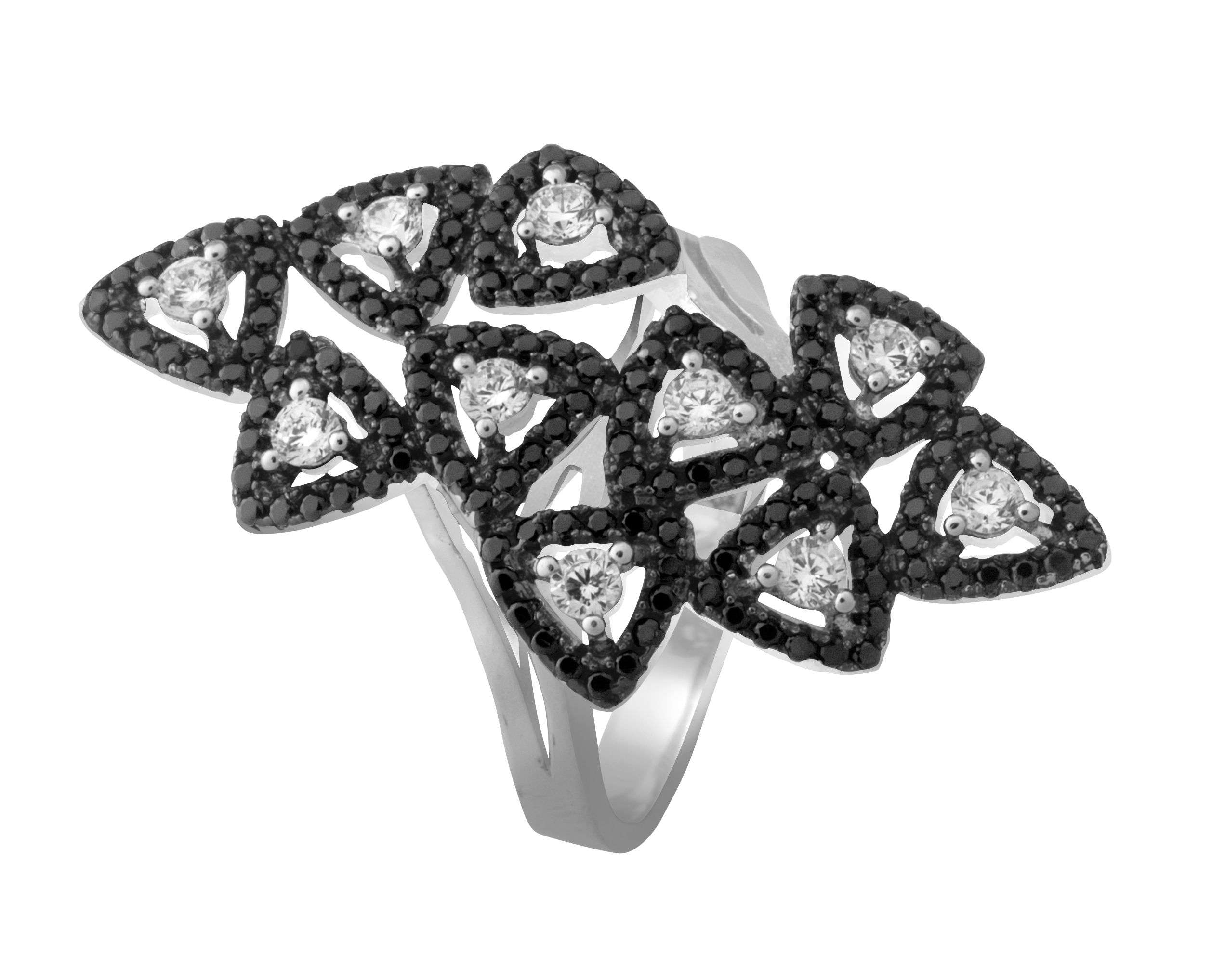 טבעת גאומטרית, מכסף בשיבוץ זירקונים, 310 שח, להשיג בעדיים מכל הלב (יוסף ספיר 1 רג) ובאתר www.adaim-yr.co.il, צלם יוסי גמזו-לטובה